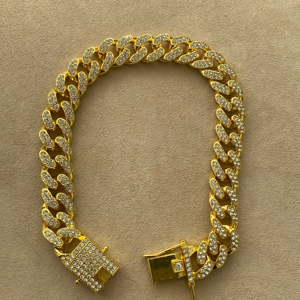 Gold Tone Cuban link anklet